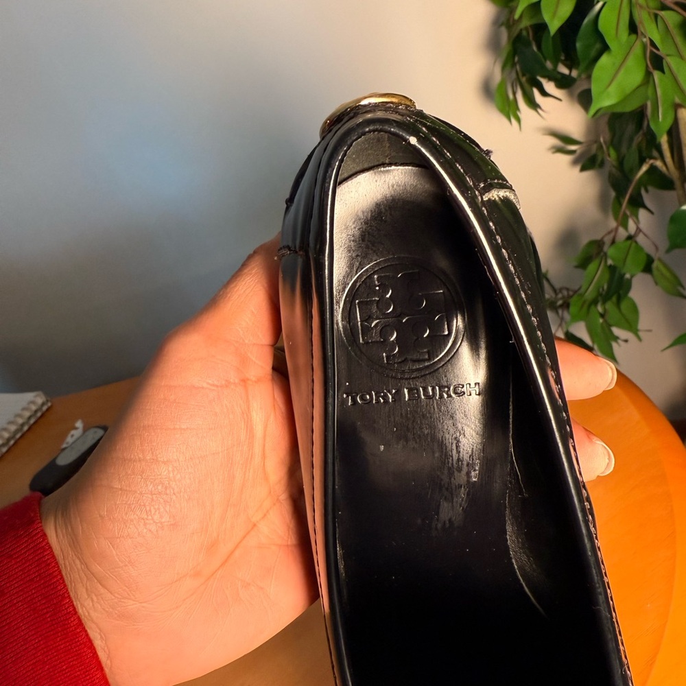 Elegant Black Leather Heeled Loafers - Picture 4 of 7